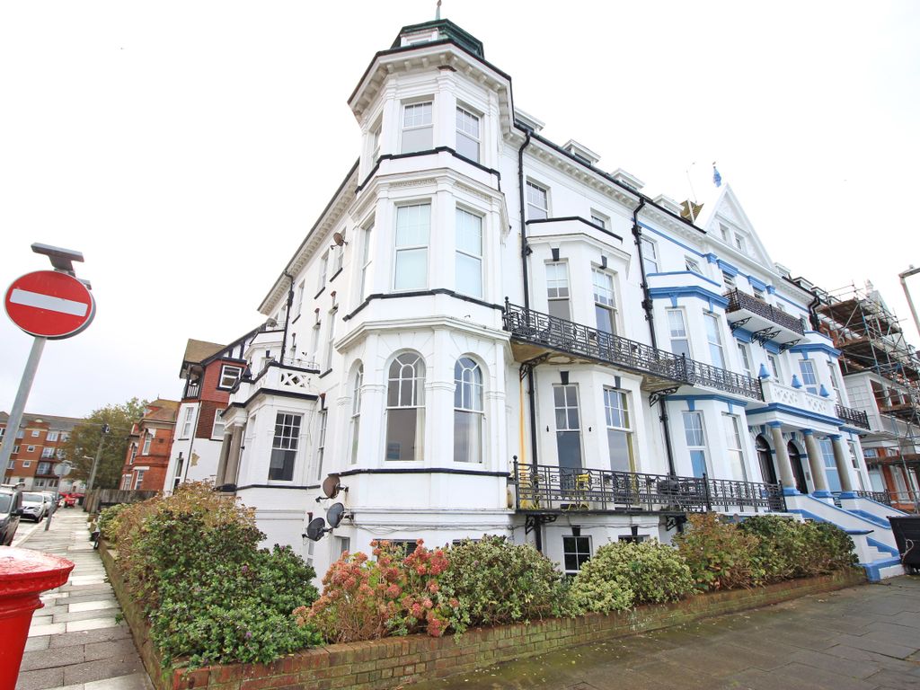2 bed flat for sale in Second Avenue, Cliftonville, Margate CT9, £