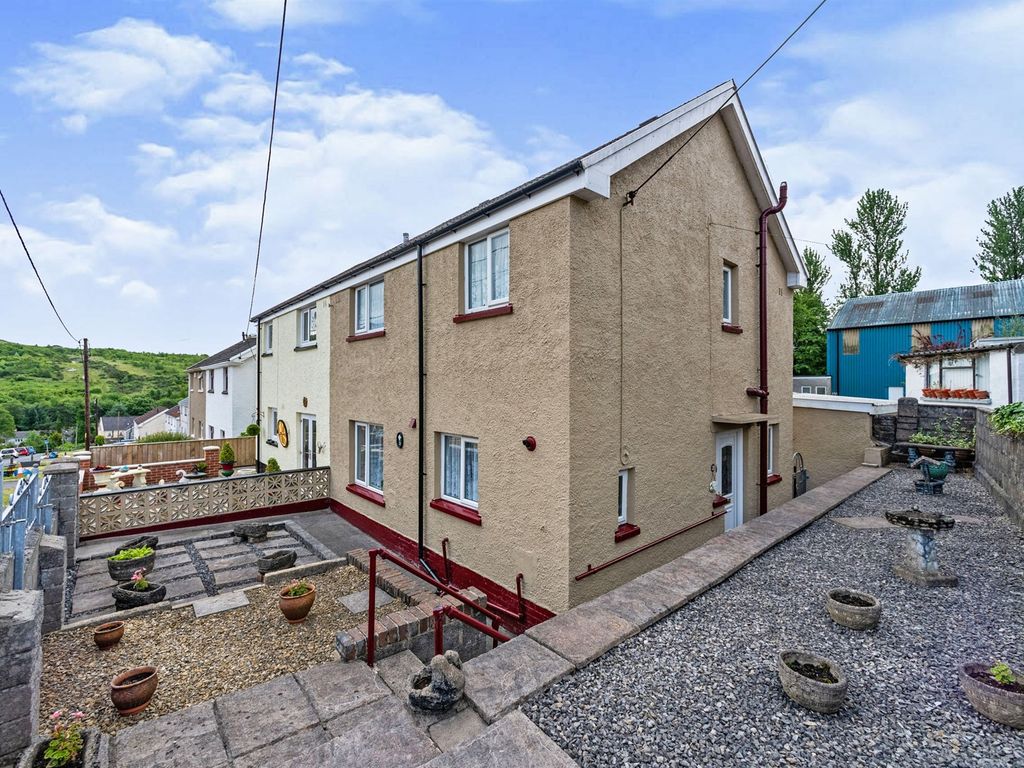 3 bed semidetached house for sale in Duffrynmadog, Nantyffyllon