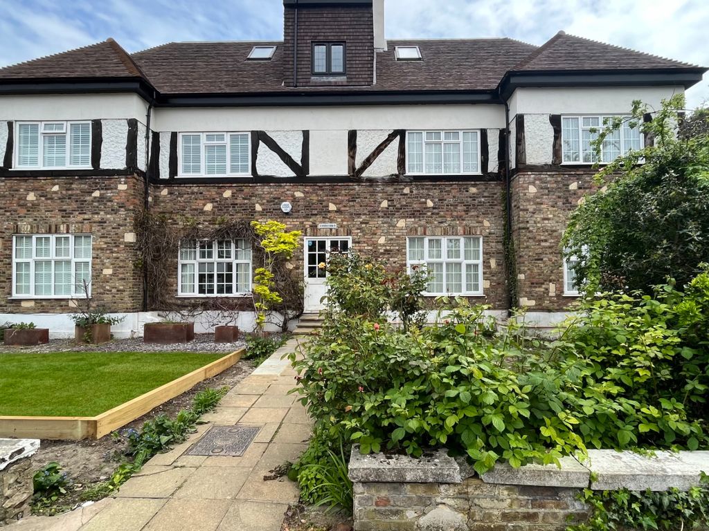 2 bed flat for sale in Foxgrove Avenue, Beckenham BR3 Zoopla