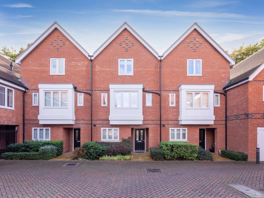 4 bed terraced house for sale in Vicarage Mews, Maidenhead, Berkshire