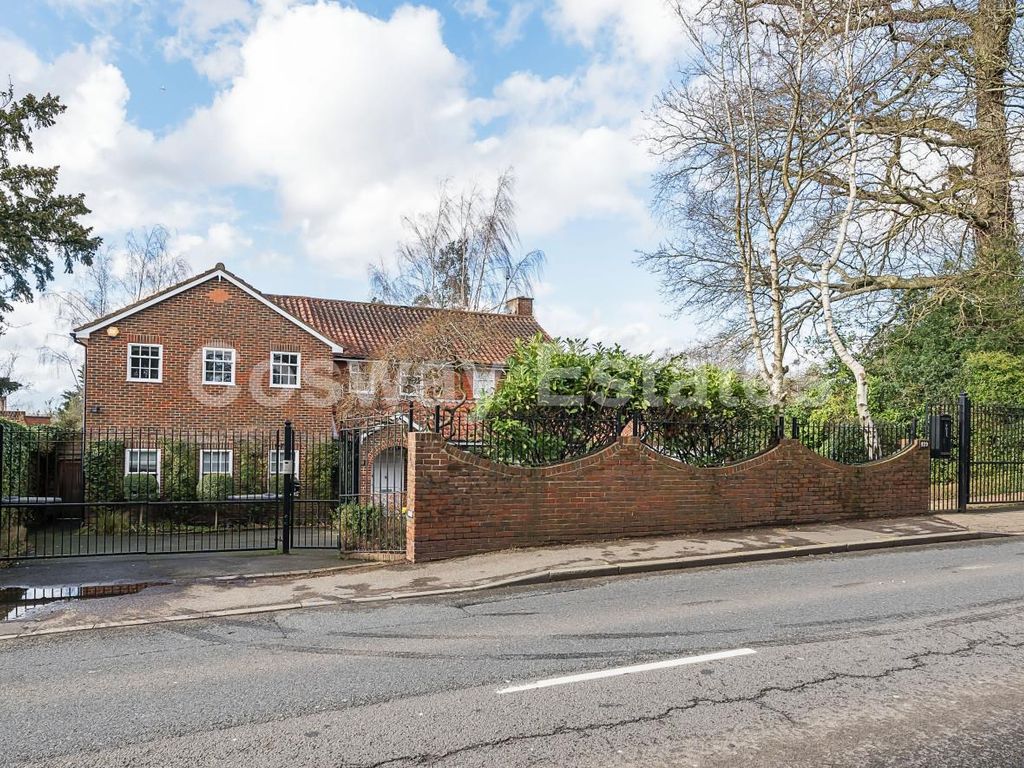 5 bed property for sale in Marsh Lane, Mill Hill, London NW7, £