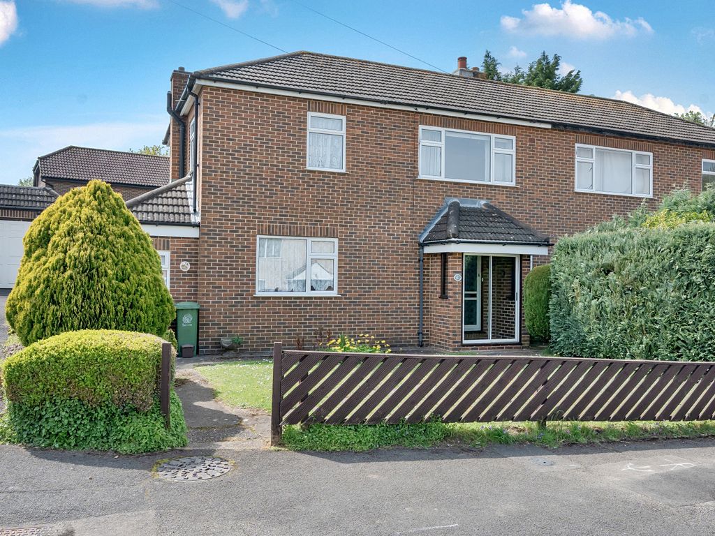 3 bed semidetached house for sale in Lloyd Avenue, Coulsdon CR5 Zoopla