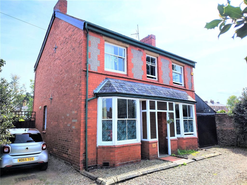 4 bed detached house for sale in Lorne Street, Oswestry, Shropshire