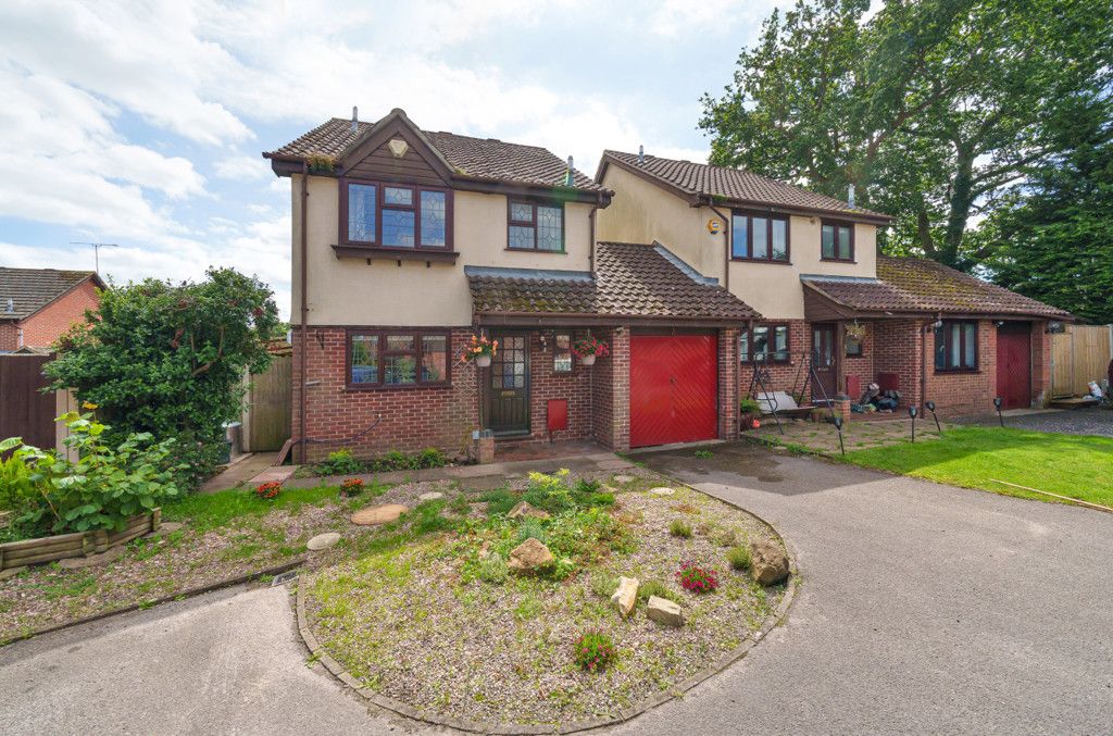 3 bed linkdetached house for sale in Hilmanton, Lower Earley, Reading