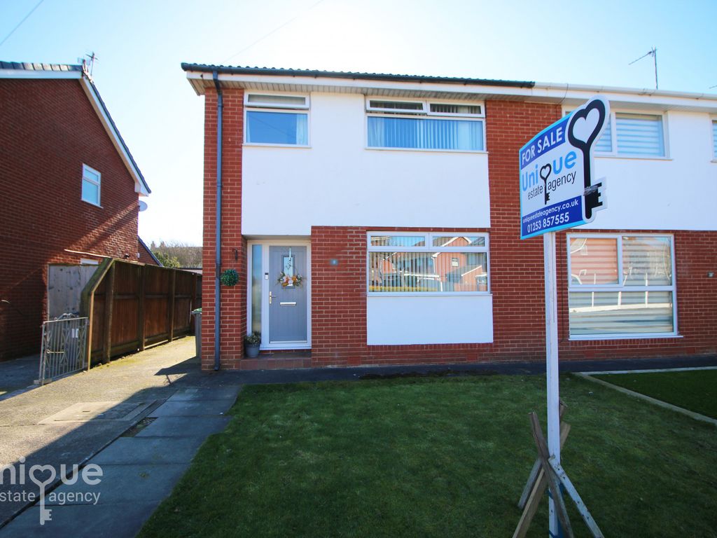 3 bed semidetached house for sale in Willowdene, ThorntonCleveleys