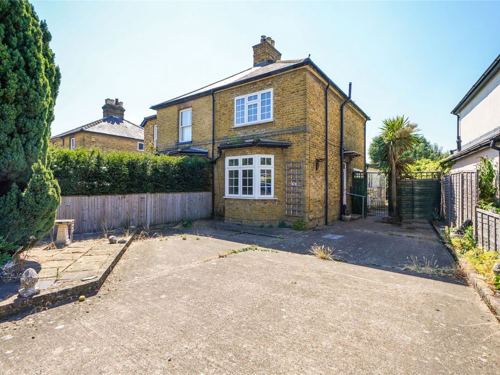 2 bed detached house for sale in Queens Road, Hersham, WaltonOnThames