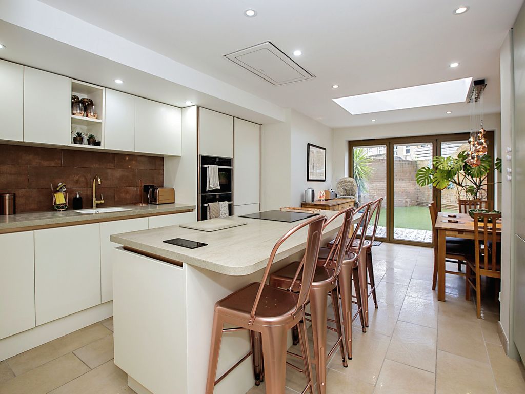 5 bed terraced house to rent in Frith Road, London E11 Zoopla