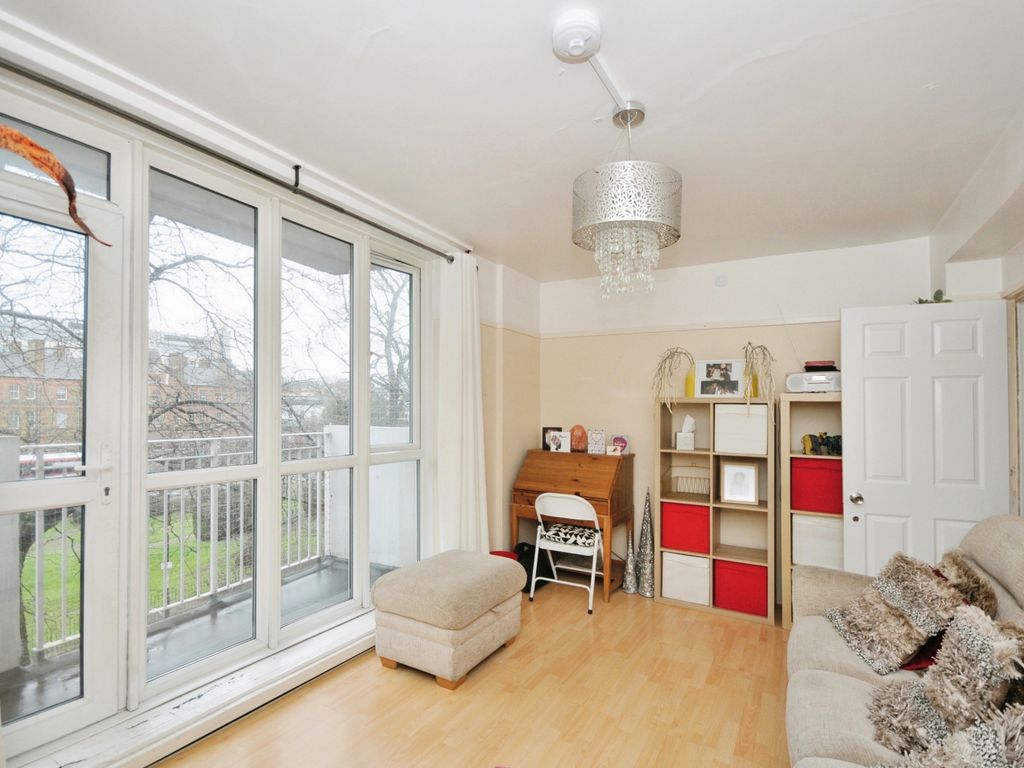 1 bed flat for sale in Lewisham Park, London SE13, £220,000 Zoopla