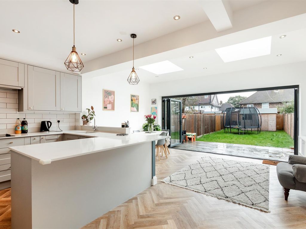 4 bed terraced house for sale in Cavendish Avenue, New Malden KT3, £