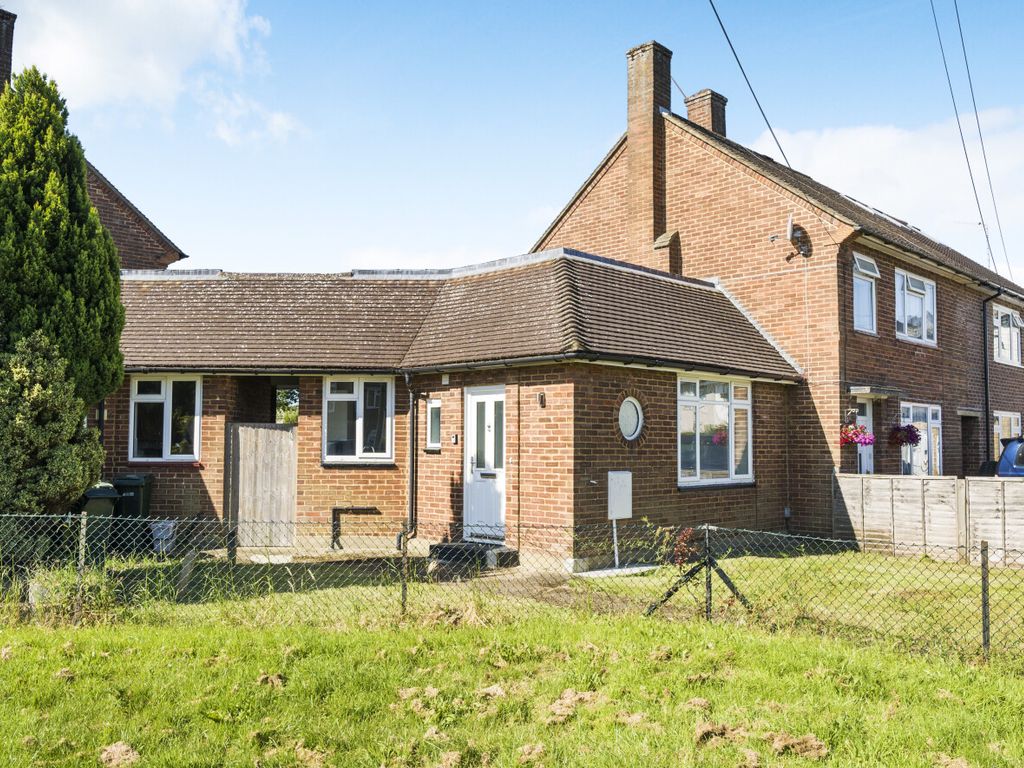 1 bed bungalow for sale in Bramshaw Gardens, Watford WD19, £106,000