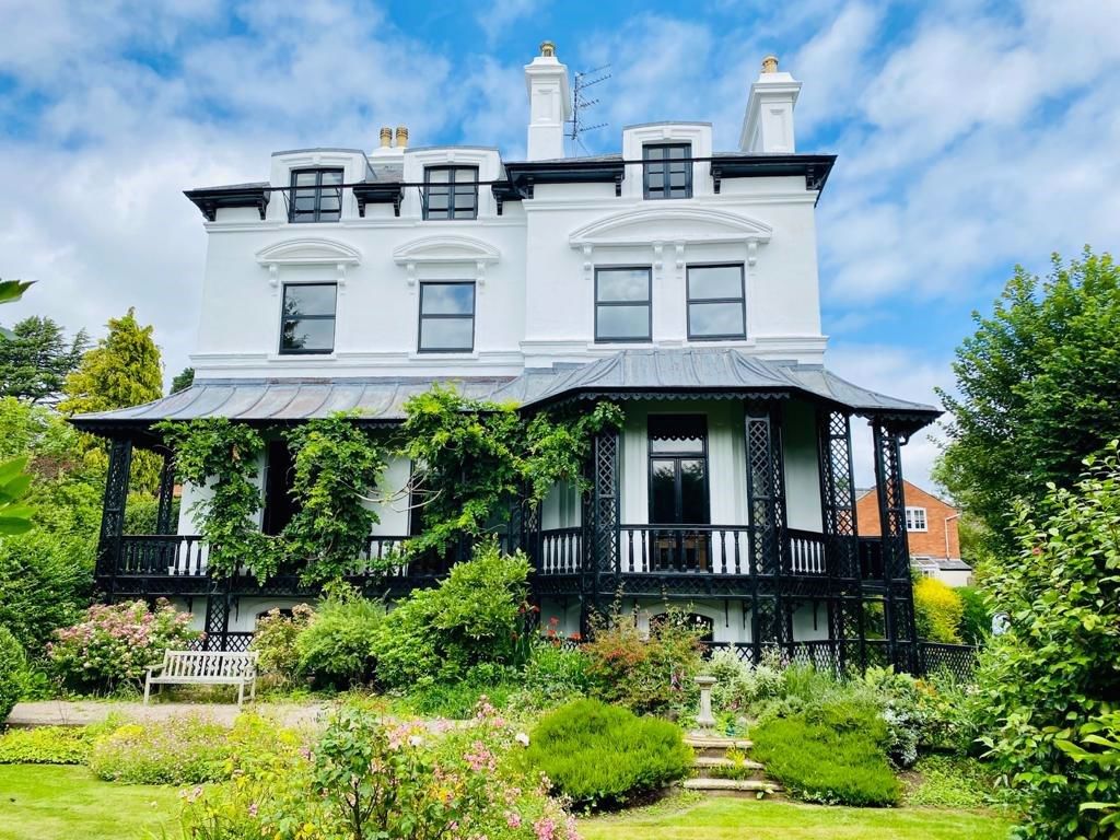 3 bed flat to rent in 4 Elgar Court, Hampton Park Road, Hereford HR1, £