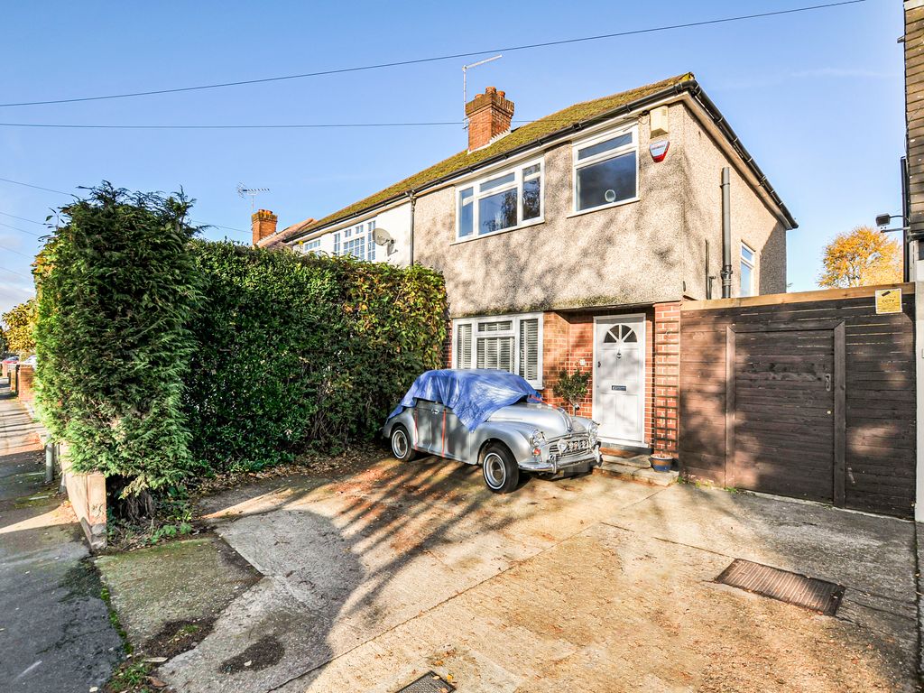 3 bed semidetached house for sale in Oxford Gardens, Denham, Uxbridge
