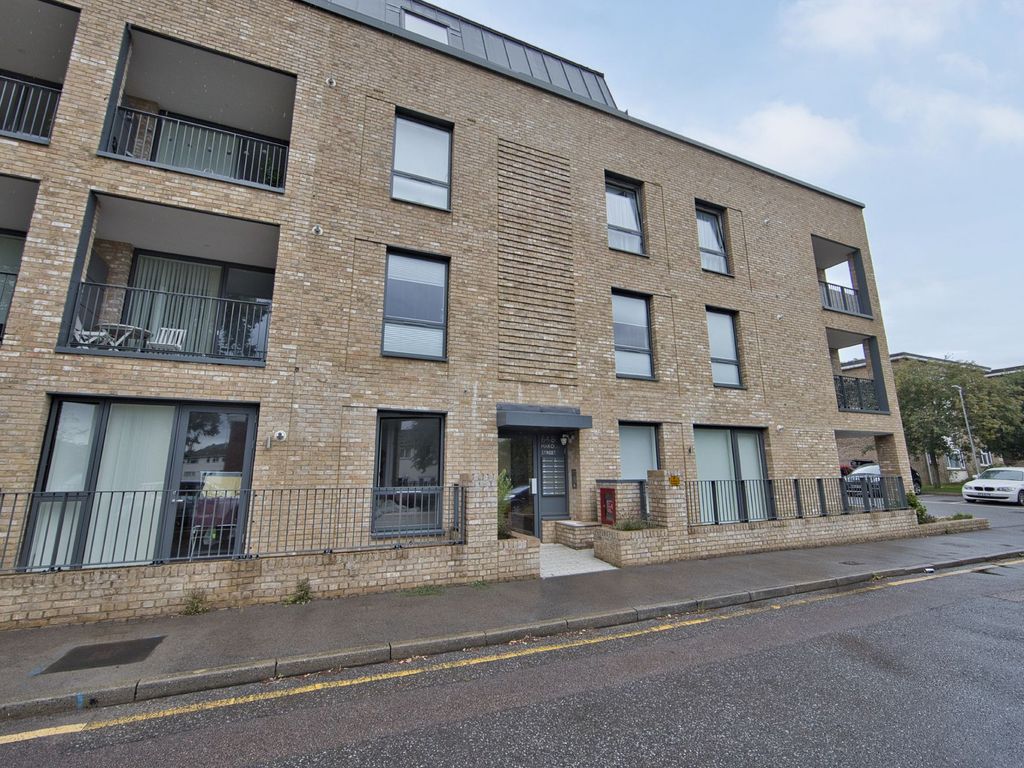 2 bed flat for sale in Harold Street, Dover CT16 Zoopla