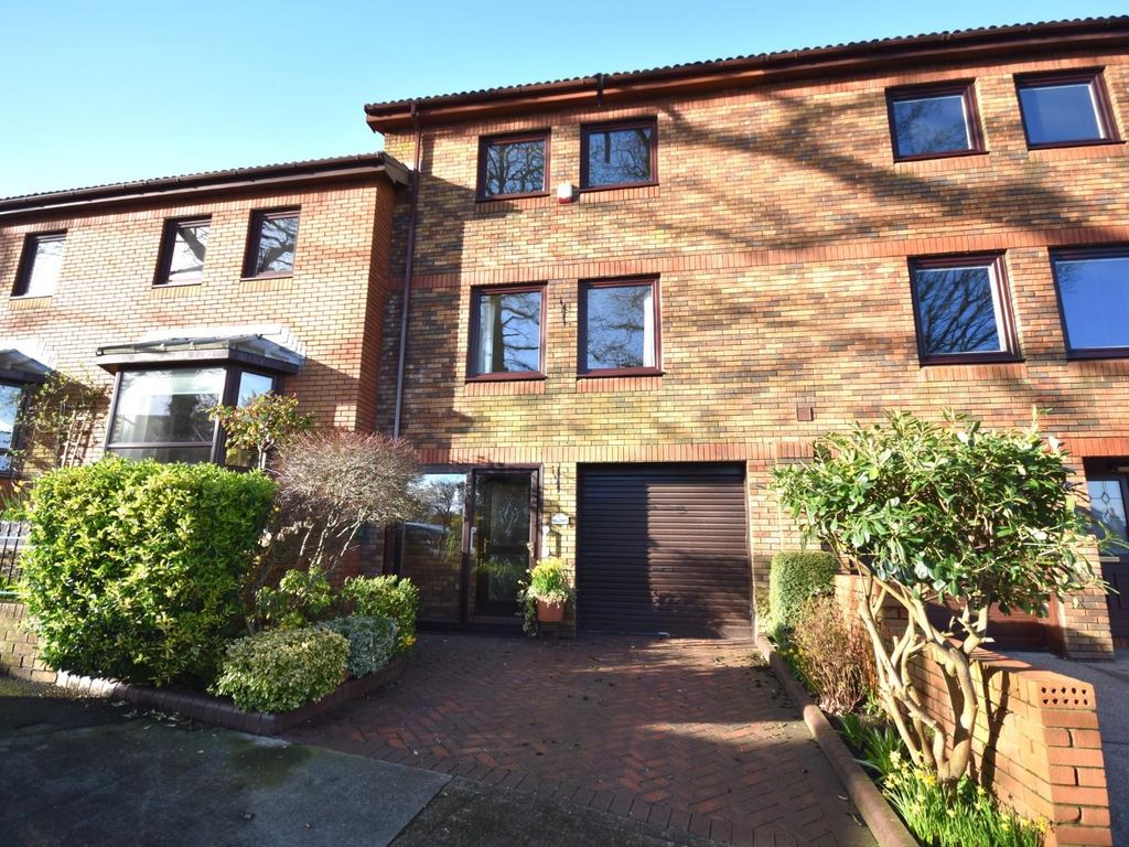 4 bed town house for sale in Llwynderw Drive, West Cross, Mumbles