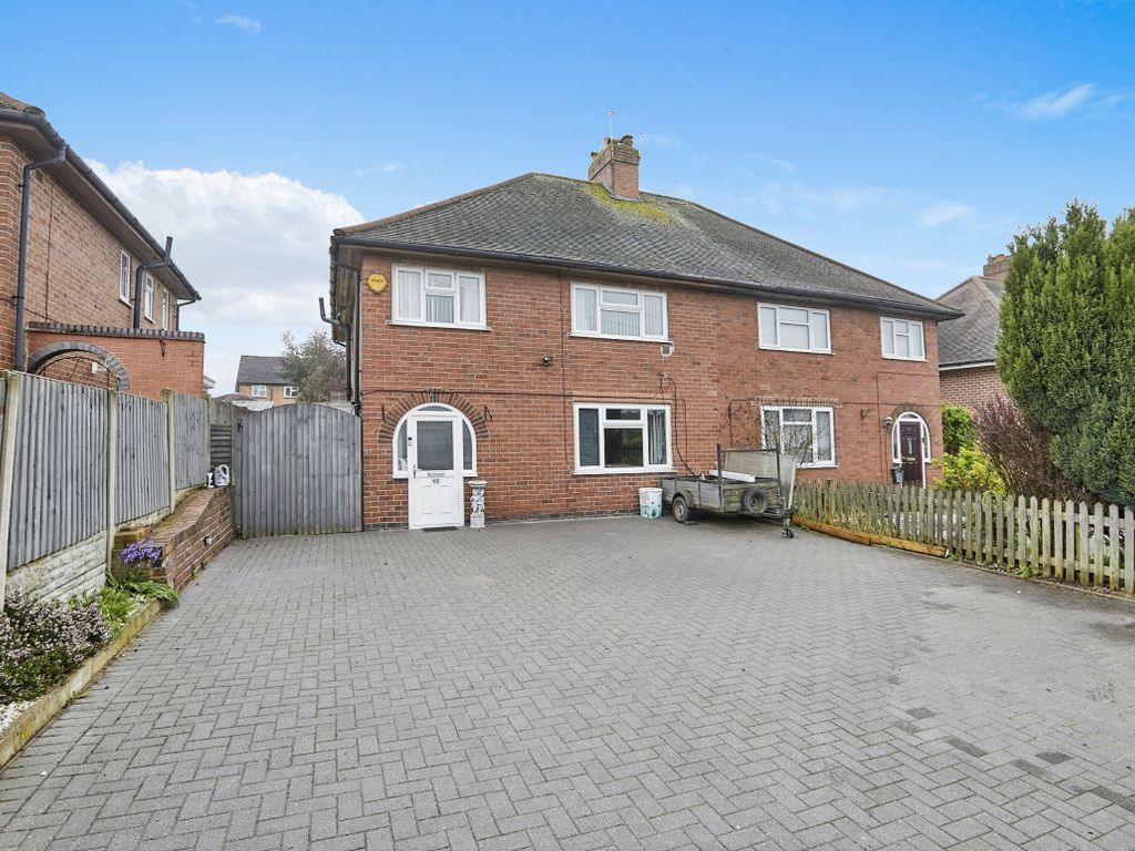 4 bed semidetached house for sale in The Crest, Linton, Swadlincote