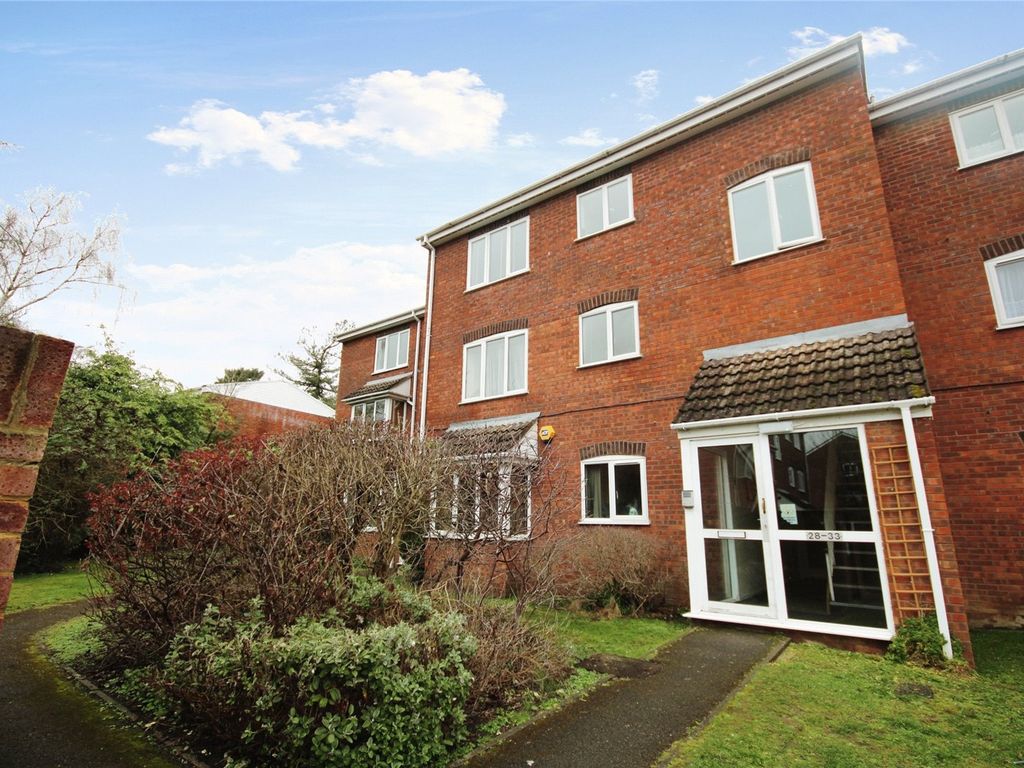 2 bed flat to rent in Bexley Court, Reading, Berkshire RG30 Zoopla