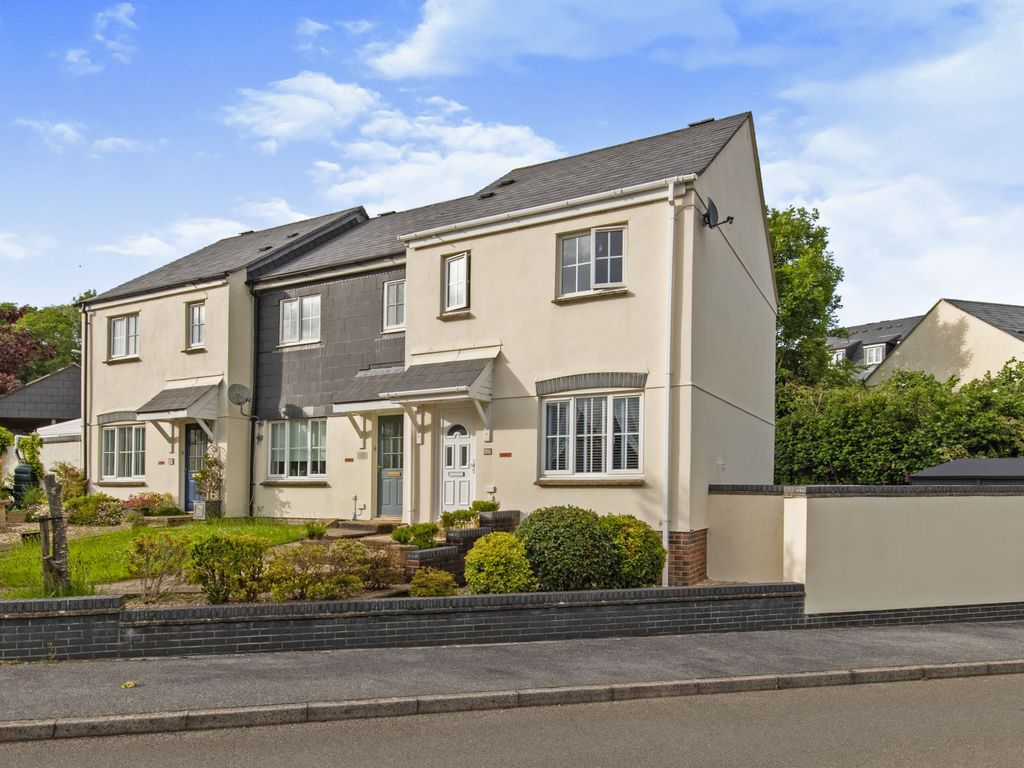 3 bed end terrace house for sale in Tretoil View, Bodmin PL31 Zoopla