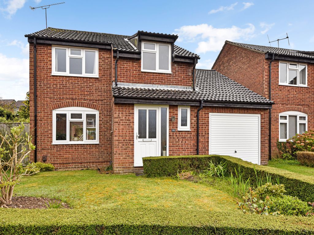 3 bed detached house for sale in Valley Park Drive, Clanfield