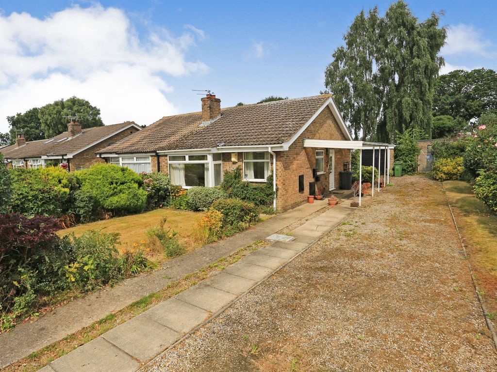 2 bed semidetached bungalow for sale in St. Nicholas Way, Wigginton