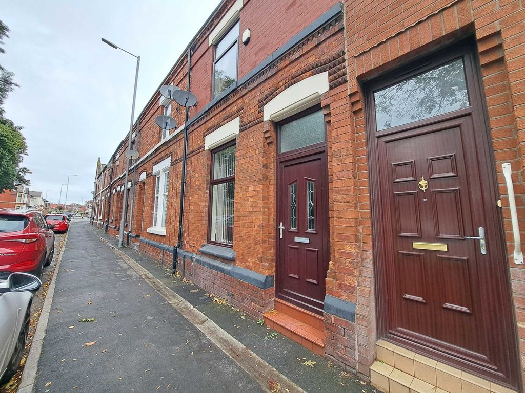 3 bed property to rent in Lingholme Road, Dentons Green WA10, £800 pcm