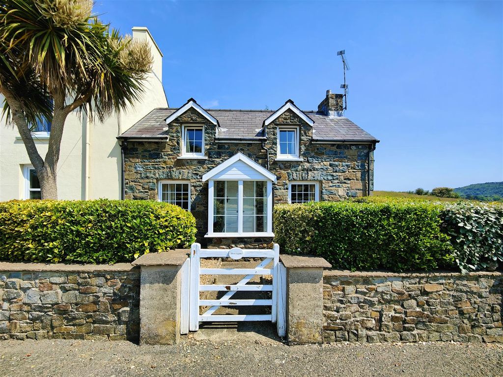 2 Bed Cottage For Sale In Bryn Y Garn Dinas Cross Newport SA42 2-bed-cottage-for-sale-in-bryn-y-garn-dinas-cross-newport-sa42