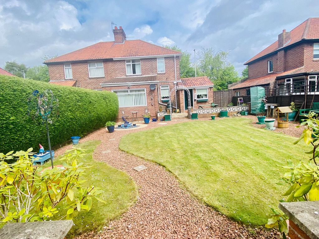3 bed semidetached house for sale in Shibdon Road, BlaydonOnTyne
