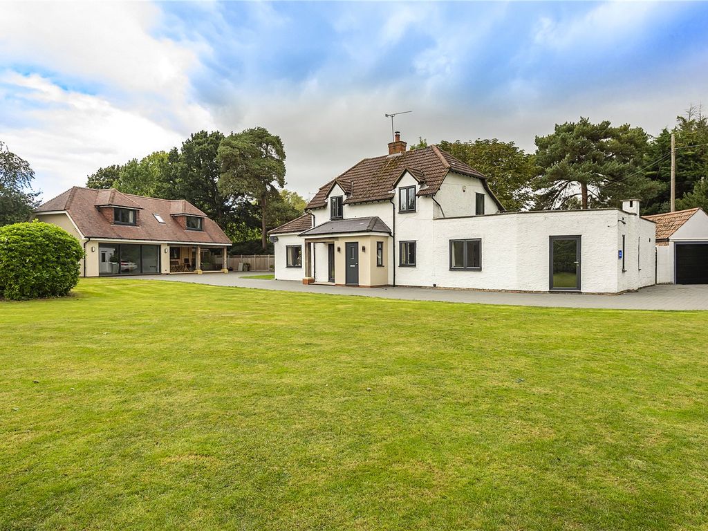 Norwood Lane, Iver, Buckinghamashire SL0  