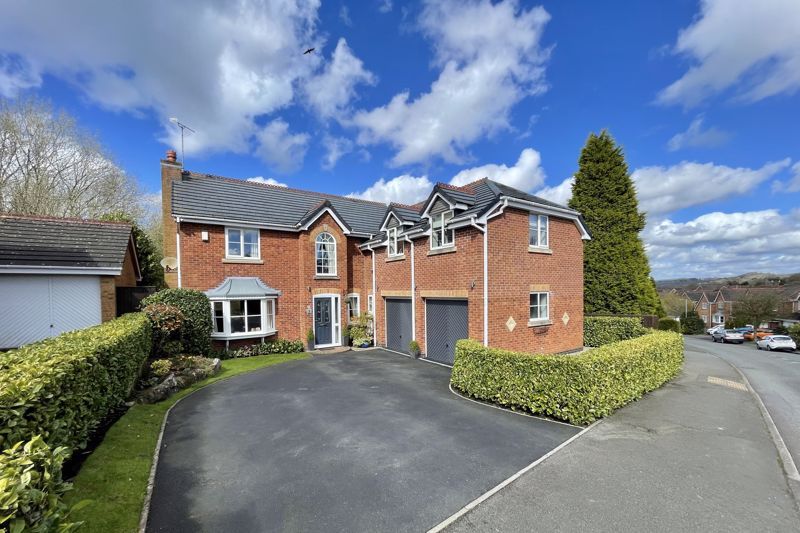 5 bed detached house for sale in St. Davids Way, Knypersley, StokeOn
