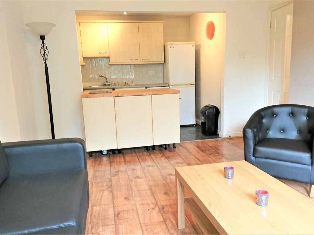 2 bed flat to rent in Portswood Road, Southampton SO17 Zoopla