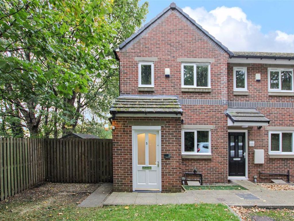 2 bed town house for sale in Forster Mews, New Wortley, Leeds, West