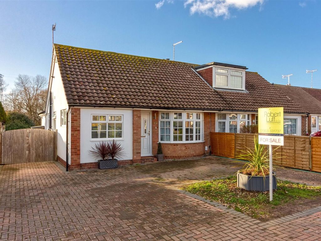 3 bed bungalow for sale in Ullswater Road, Sompting, Lancing BN15, £