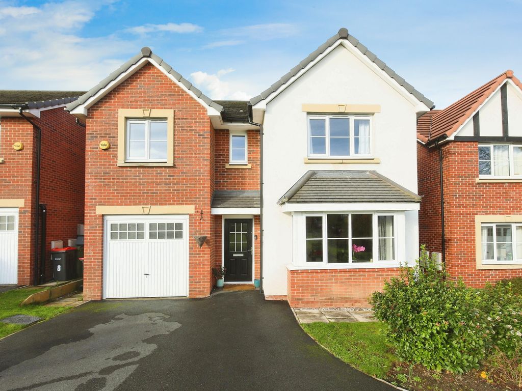 4 bed detached house for sale in Hill Top Grange, Davenham, Northwich
