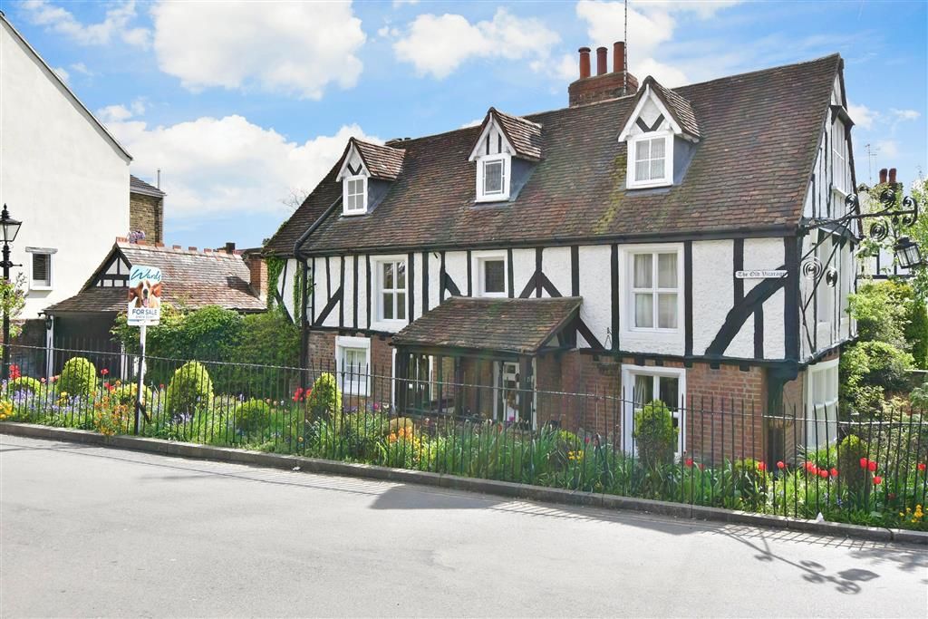 5 bed detached house for sale in The Street, Shorne, Gravesend, Kent