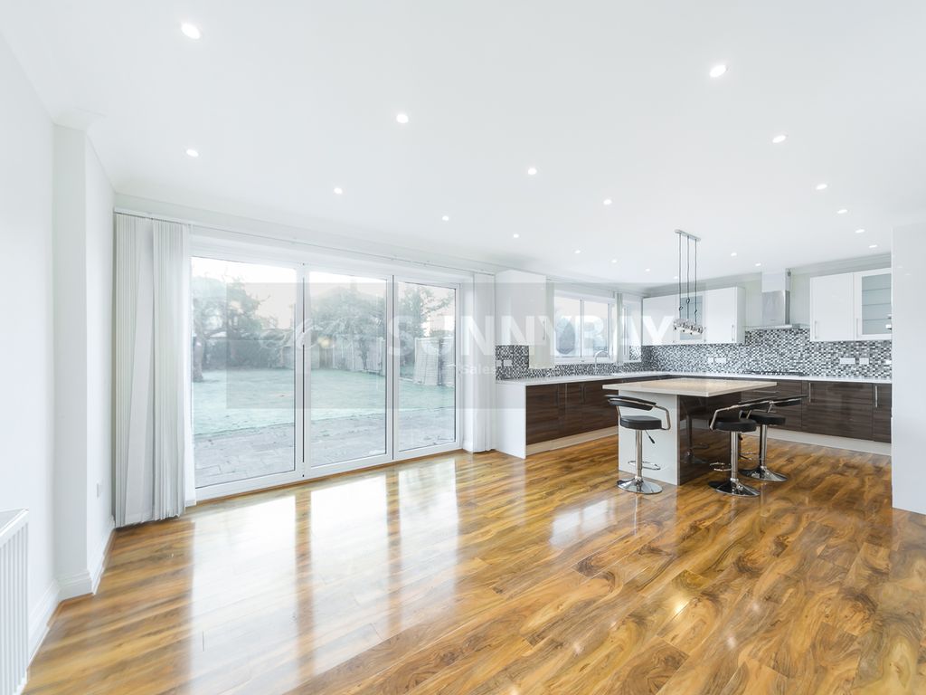 5 bed linkdetached house to rent in Green Lane, Worcester Park KT4, £