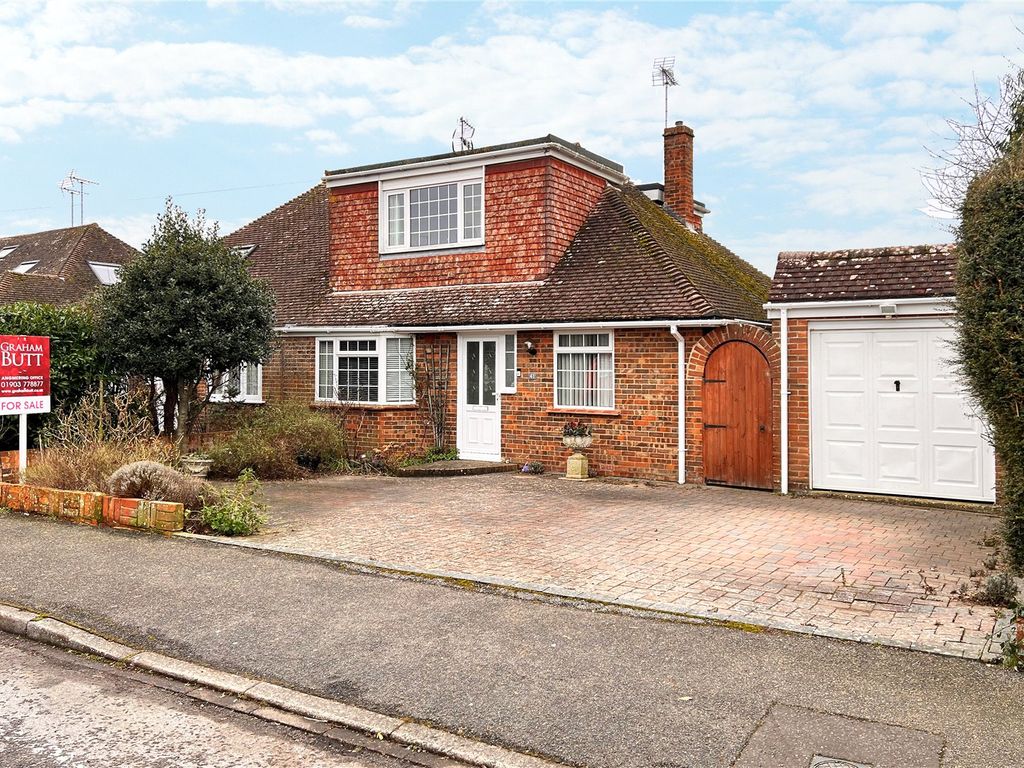 4 bed bungalow for sale in Lansdowne Road, Angmering, West Sussex BN16
