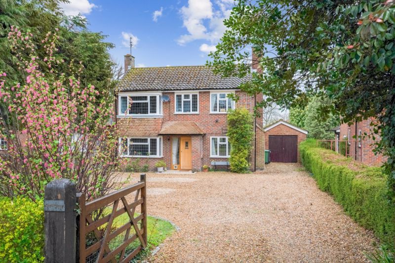 5 bed detached house for sale in Aylesbury Road, Princes Risborough
