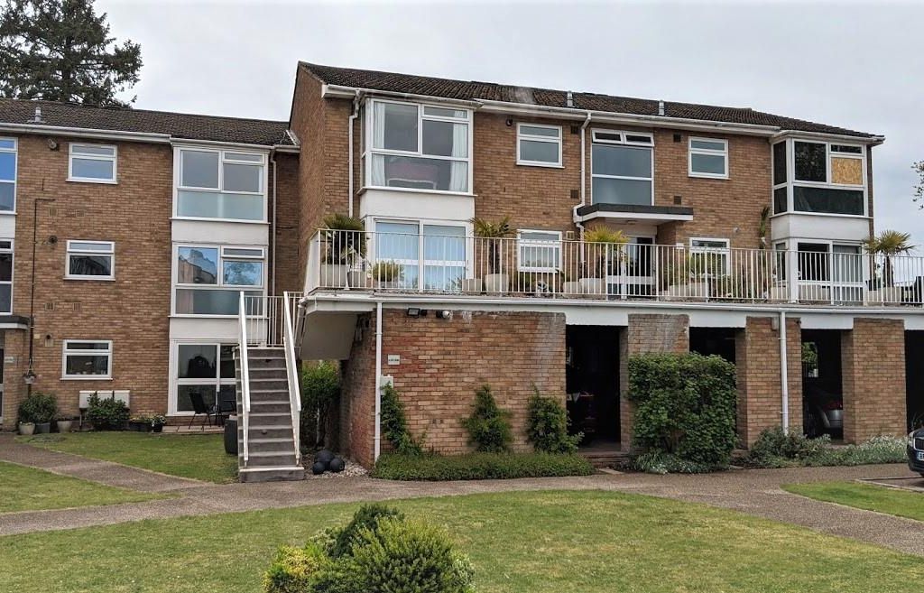 2 bed flat for sale in Heath Lodge, High Road, Bushey Heath, Bushey