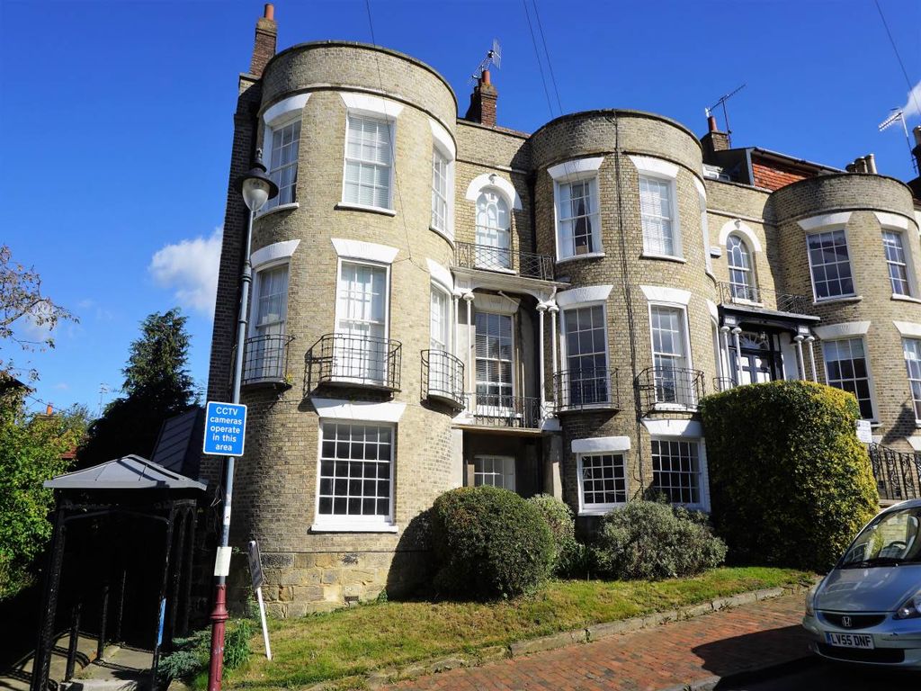2 bed flat to rent in Mount Sion, Tunbridge Wells, Kent TN1, £1,250 pcm