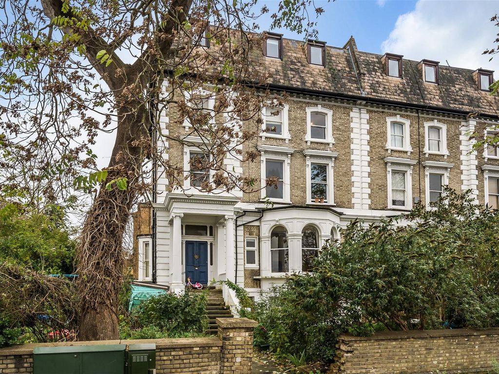 1 bed flat for sale in Maple Road, Surbiton KT6, £249,950 Zoopla