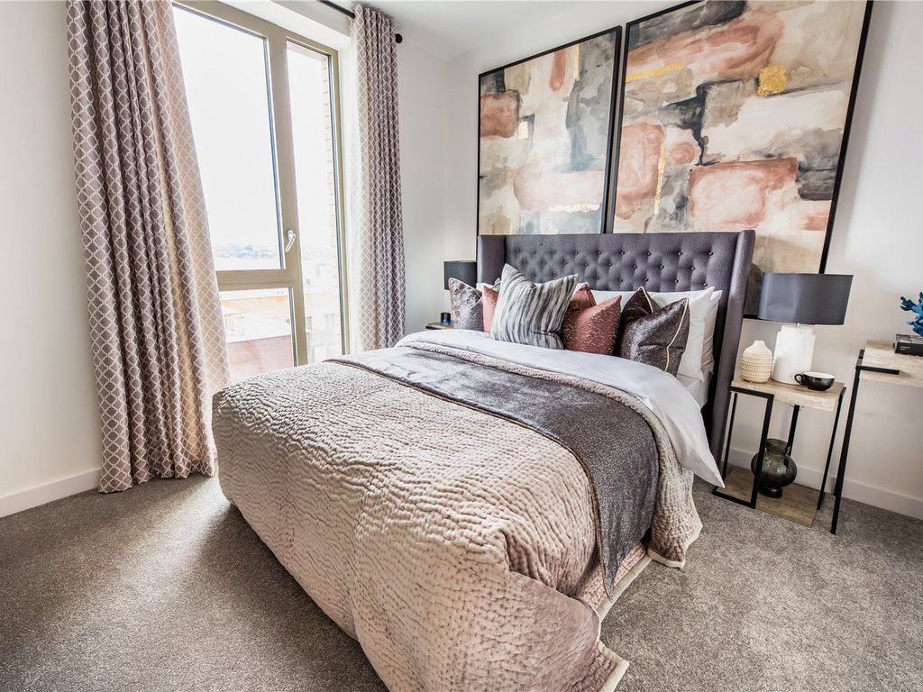 The Lock, Greenford Quay, Greenford UB6  