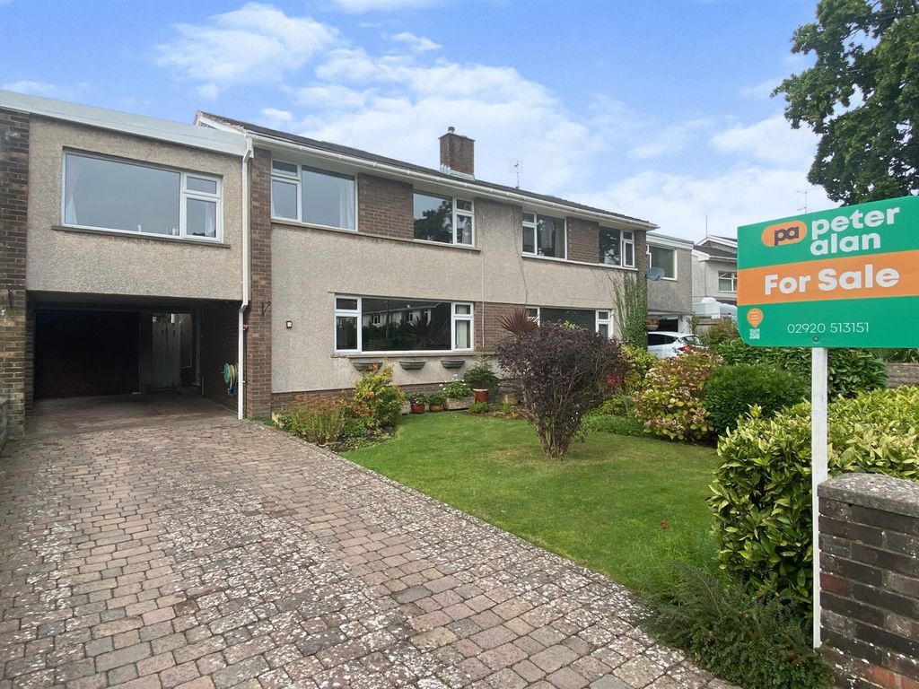 4 bed semidetached house for sale in Longmeadow Drive, Dinas Powys