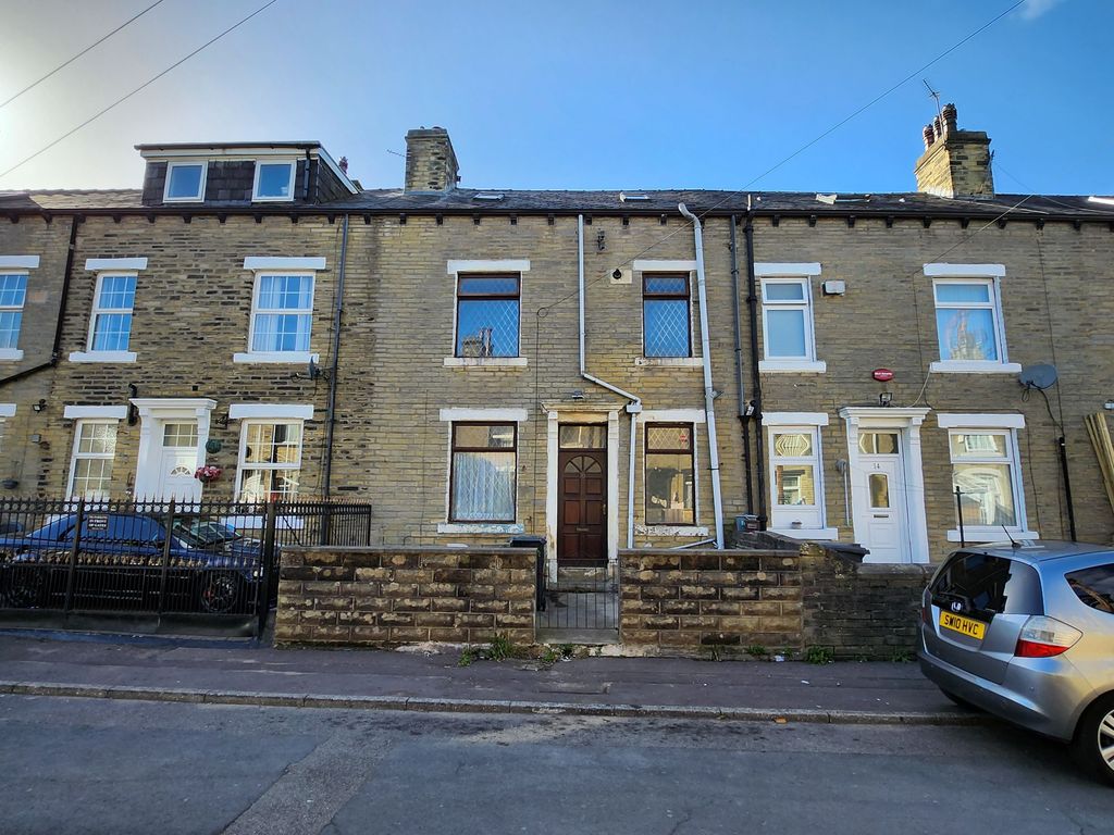3 bed terraced house for sale in Belmont Place, Halifax HX1 Zoopla