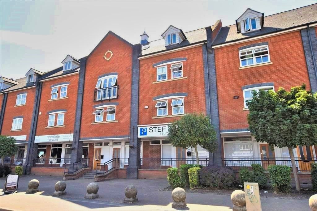 2 bed flat for sale in Albany Gardens, Colchester CO2 Zoopla