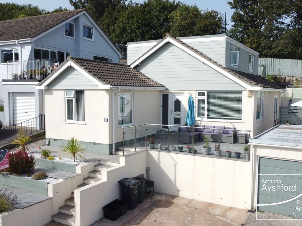 5 bed detached bungalow for sale in Dolphin Court Road, Preston