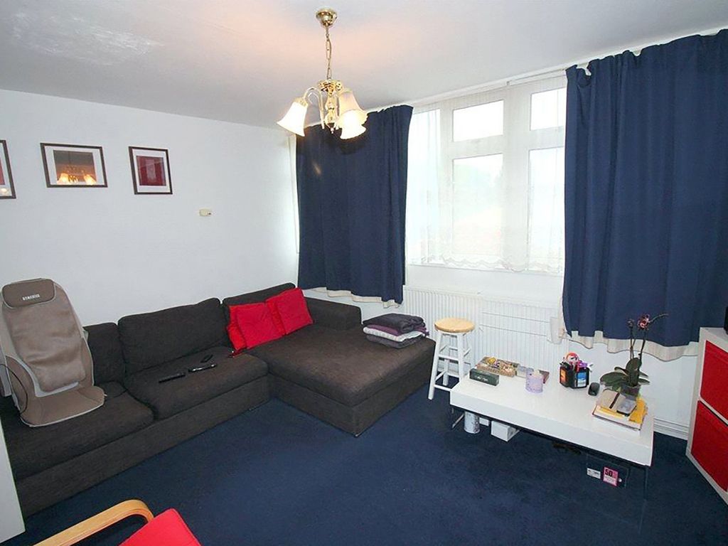 2 bed flat for sale in Leeming Road, Borehamwood, Hertfordshire WD6