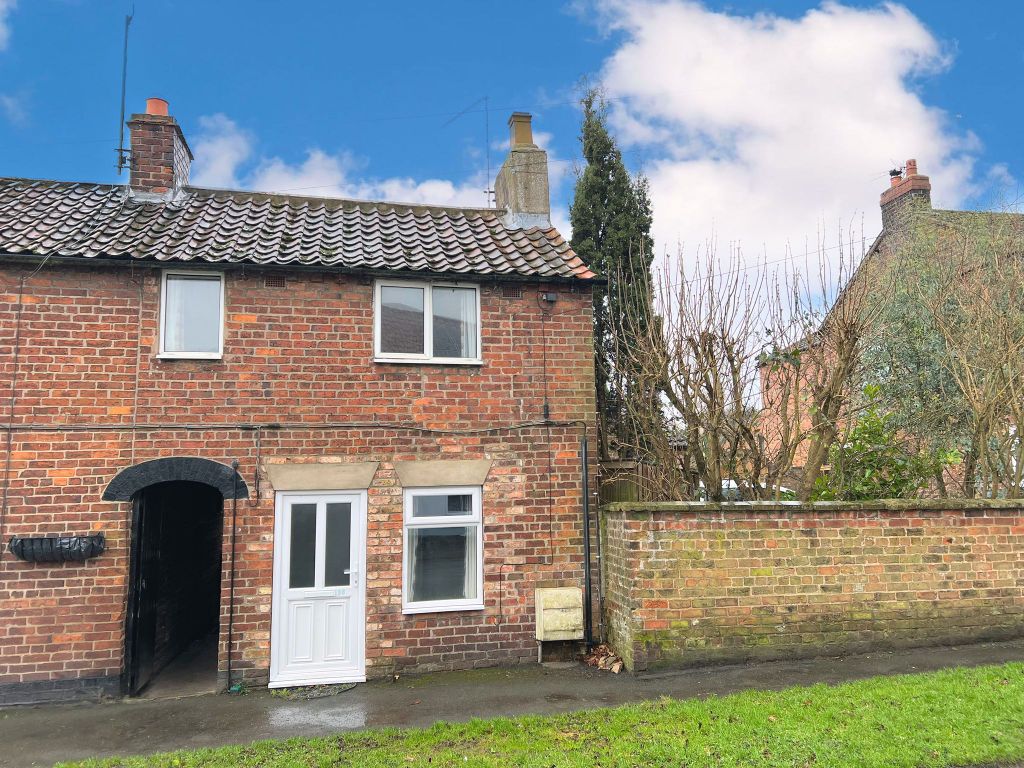 2 bed end terrace house to rent in Main Street, Hutton Cranswick YO25