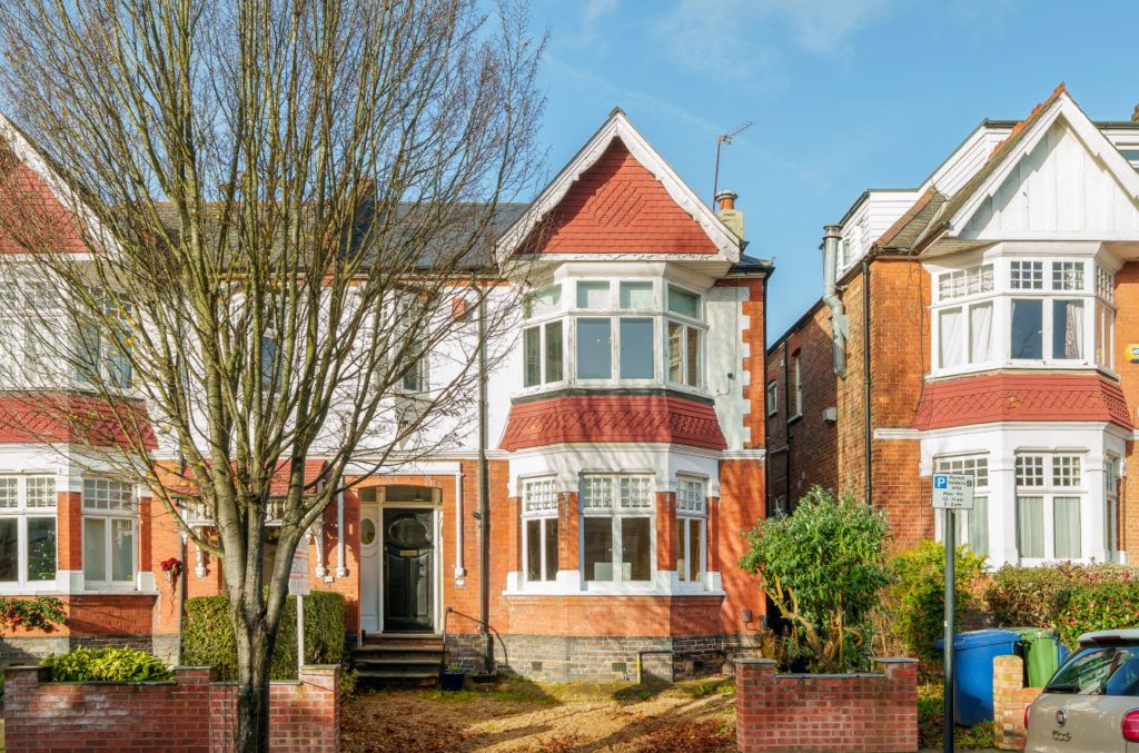 4 bed semidetached house for sale in Boileau Road, Ealing W5, £