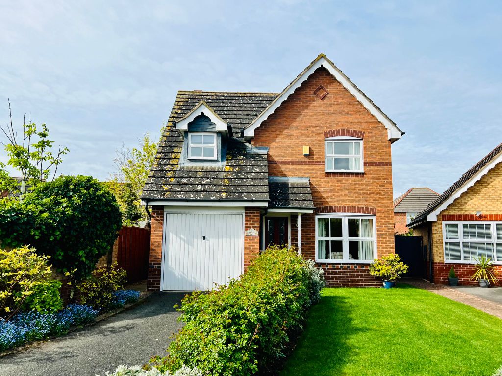 3 bed detached house for sale in Willow Holt, Hampton Hargate