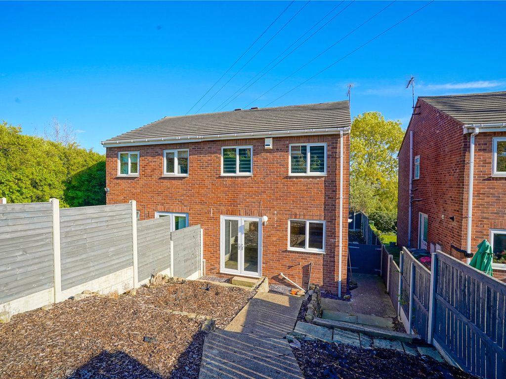 3 bed semidetached house for sale in Watson Close, Rotherham, South