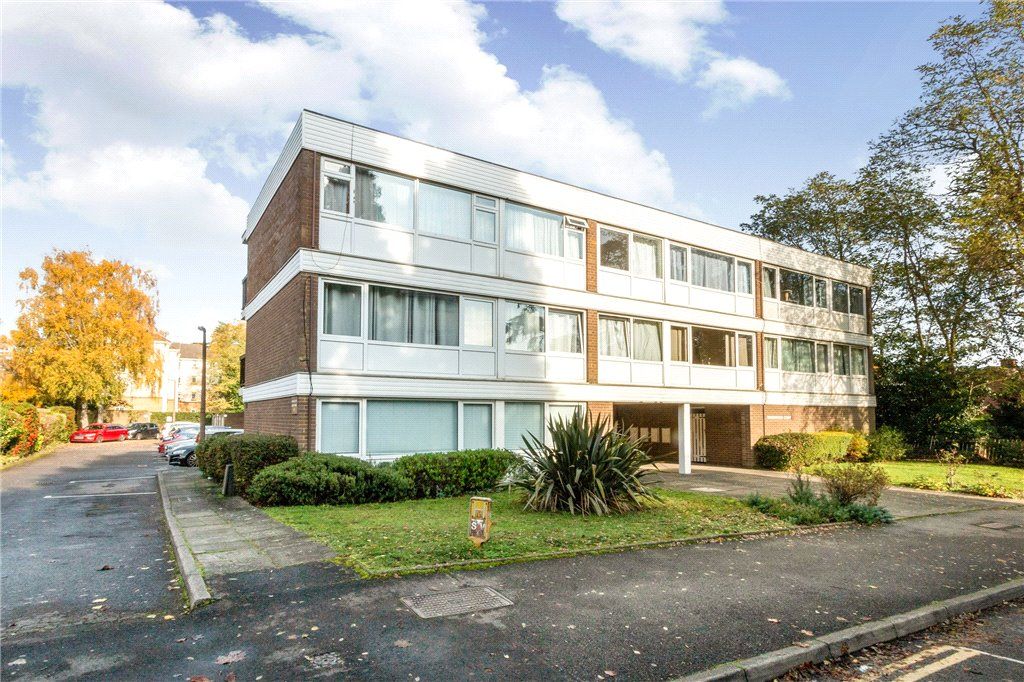 2 bed flat for sale in Ravenswood Court, Woking, Surrey GU22 Zoopla